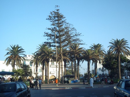 Larache - Le centre ville - Place de la Libération